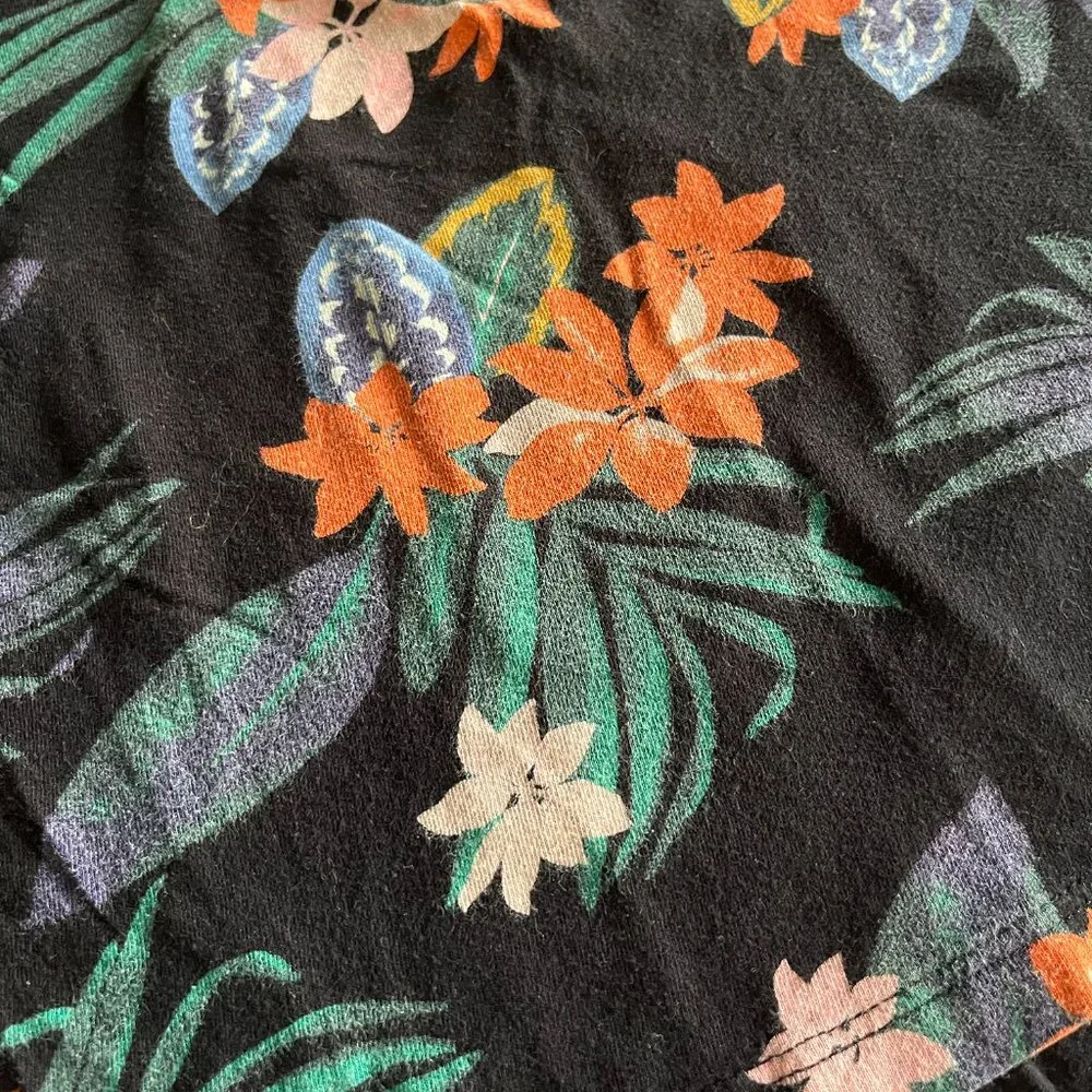 Old Navy tropical tee XS 5
